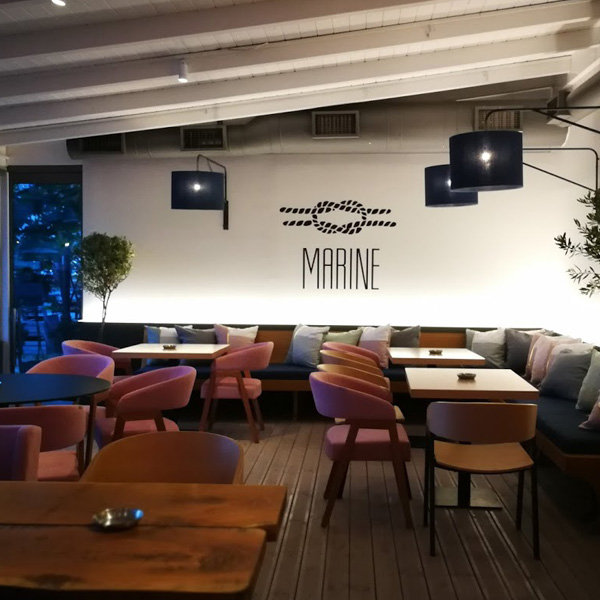 <p>Marine Caf&eacute;</p>