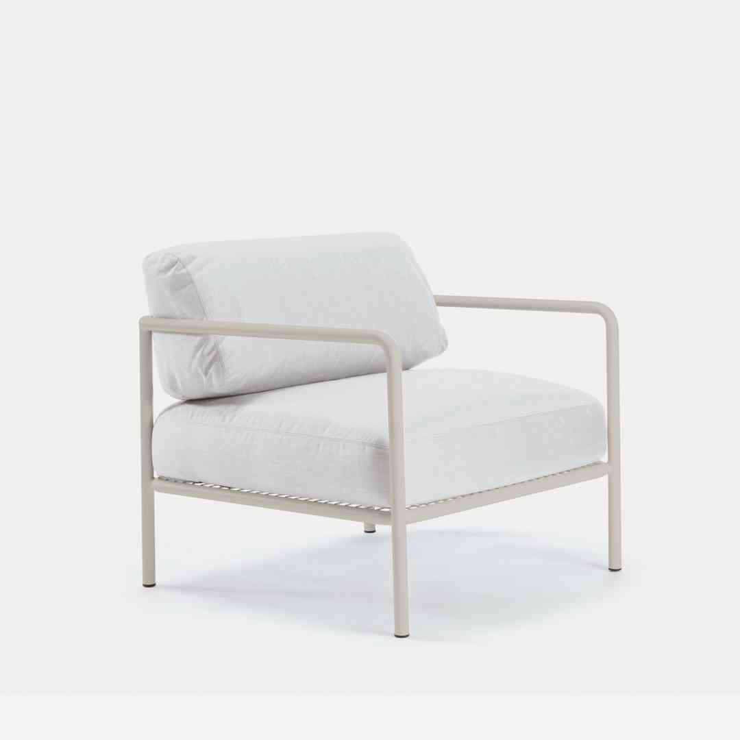 MI660 ARMCHAIR