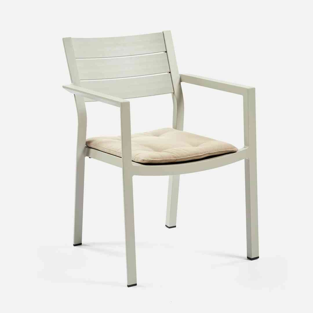 CARVES ARMCHAIR