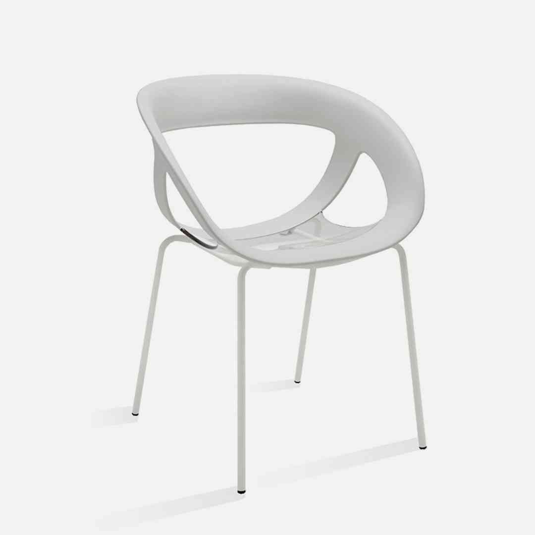 MOEMA ARMCHAIR