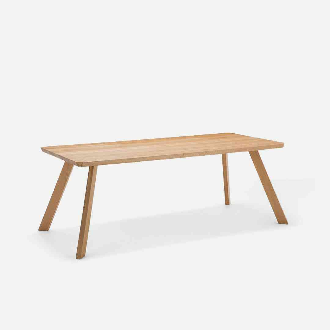 MOMA ΤΡΑΠΕΖΙ